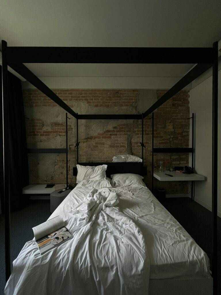 Jak aranżacja sypialni w stylu boho loft?